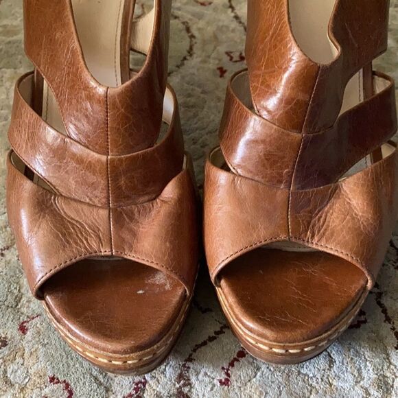 Prada brown leather 4” heels. - Picture 4 of 9